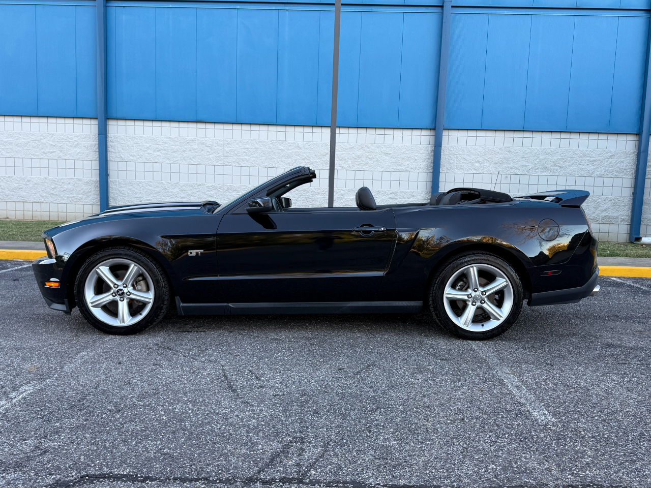 Ford Mustang 2dr Conv GT Premium 2010 Ford Mustang 2dr Conv GT Premium 2010