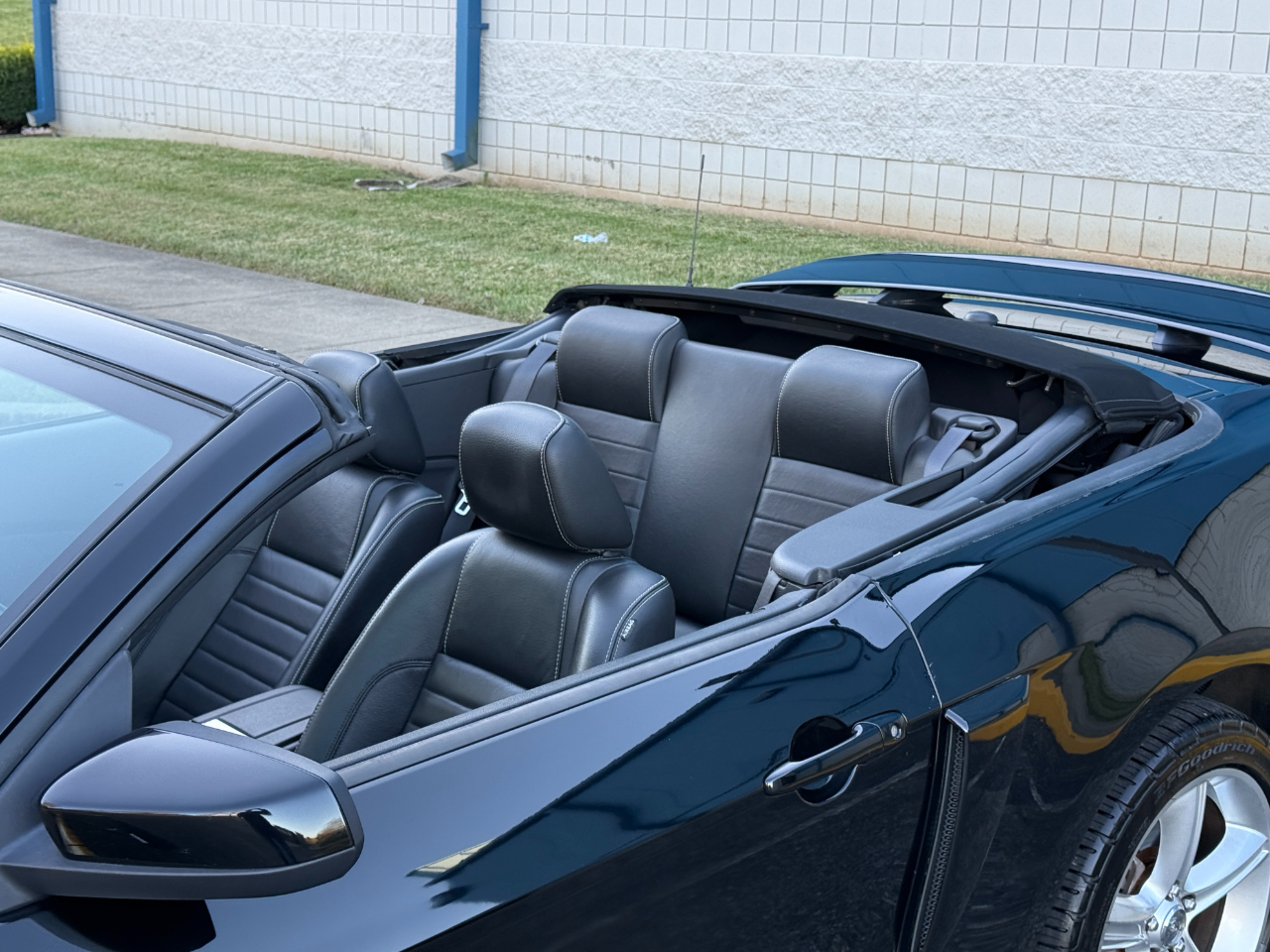 Ford Mustang 2dr Conv GT Premium 2010 Ford Mustang 2dr Conv GT Premium 2010