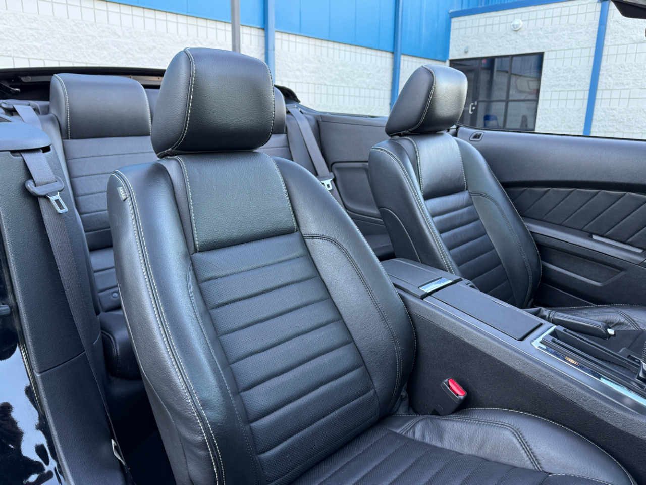Ford Mustang 2dr Conv GT Premium 2010 Ford Mustang 2dr Conv GT Premium 2010