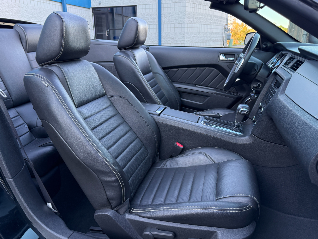 Ford Mustang 2dr Conv GT Premium 2010 Ford Mustang 2dr Conv GT Premium 2010