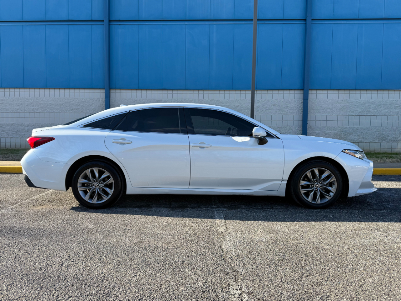 Toyota Avalon XLE FWD (Natl) 2022