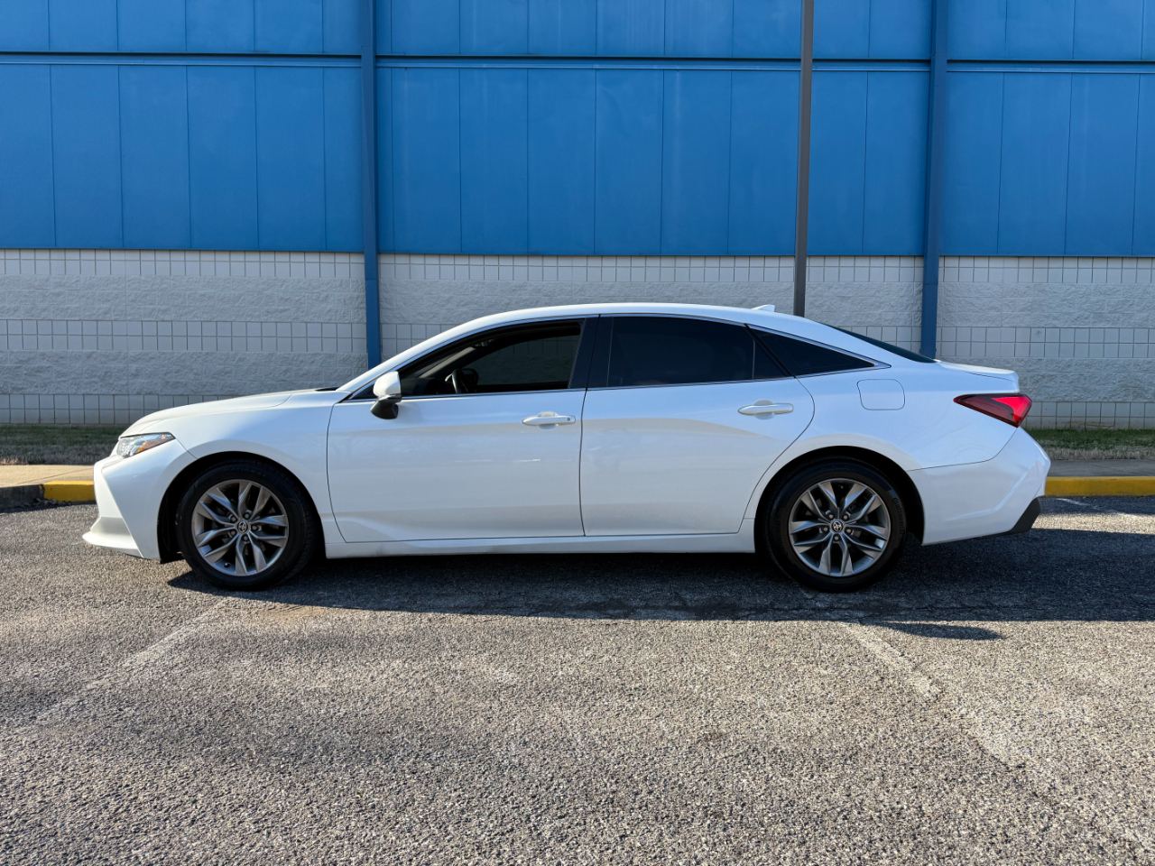 Toyota Avalon XLE FWD (Natl) 2022