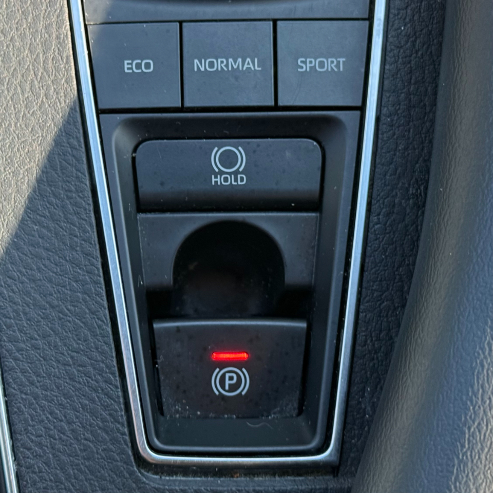 Toyota Avalon XLE FWD (Natl) 2022