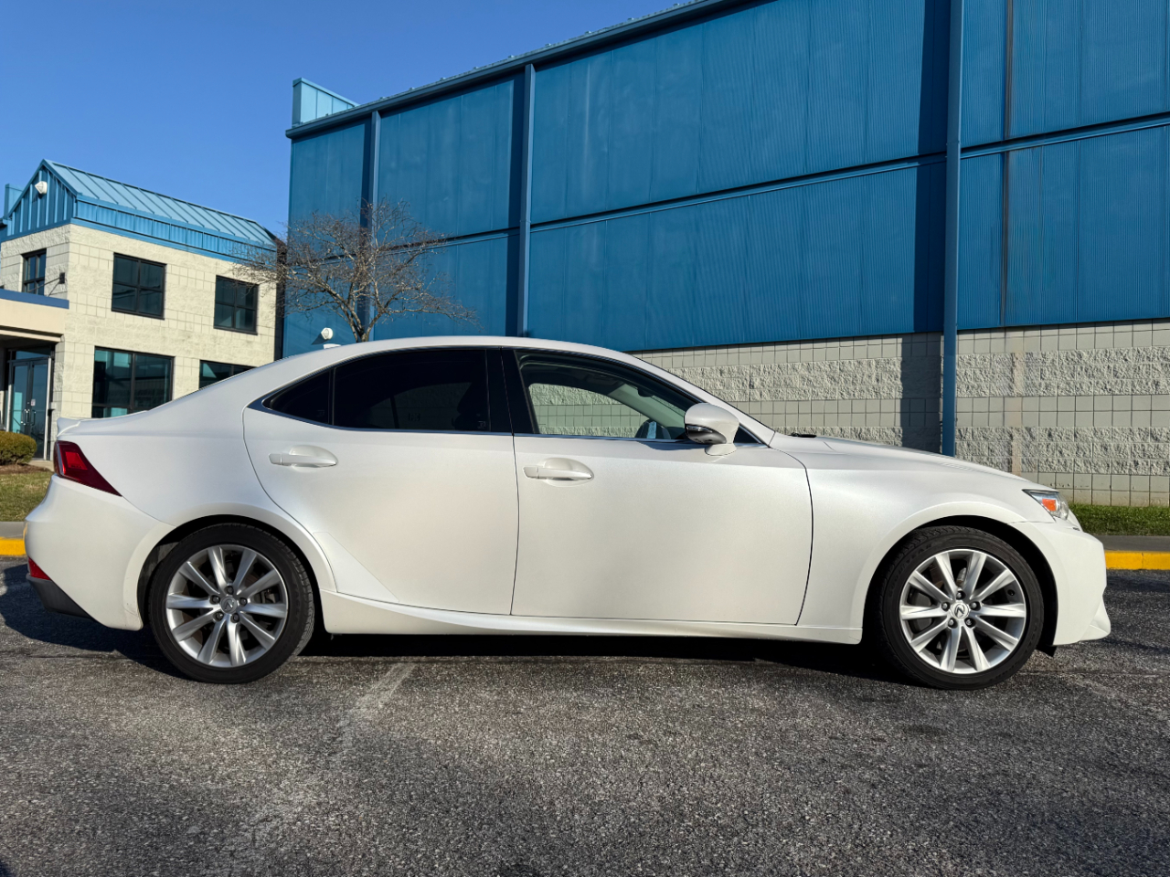 Lexus IS 200t 4dr Sdn 2016