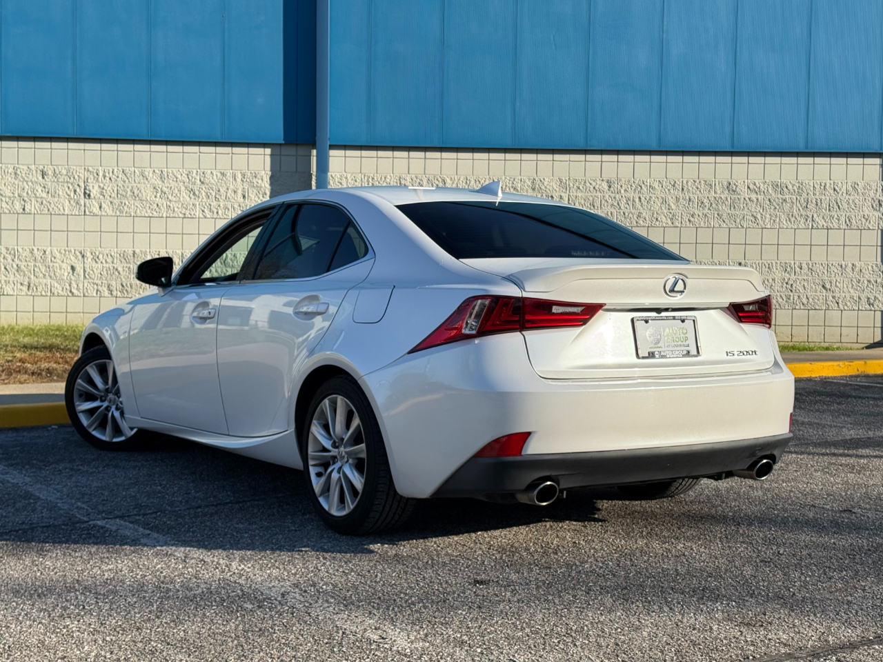 Lexus IS 200t 4dr Sdn 2016