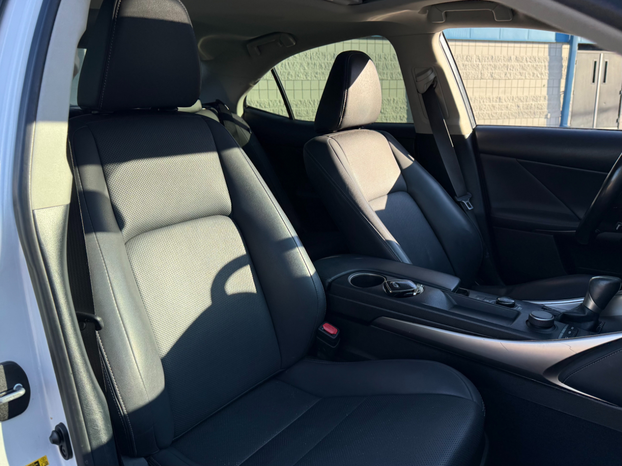 Lexus IS 200t 4dr Sdn 2016