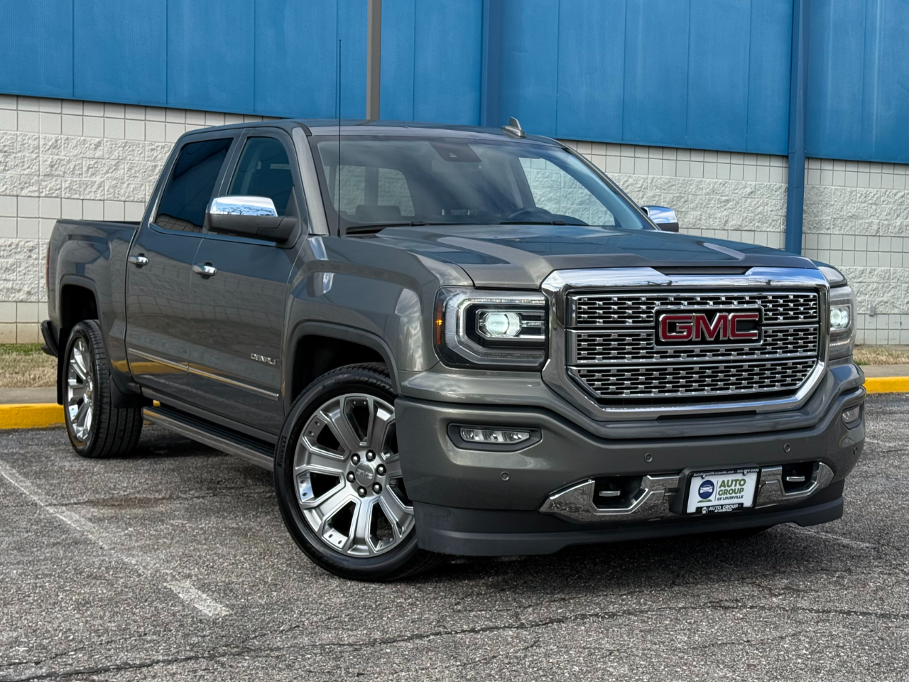 GMC Sierra 1500 4WD Crew Cab 143.5" Denali 2017