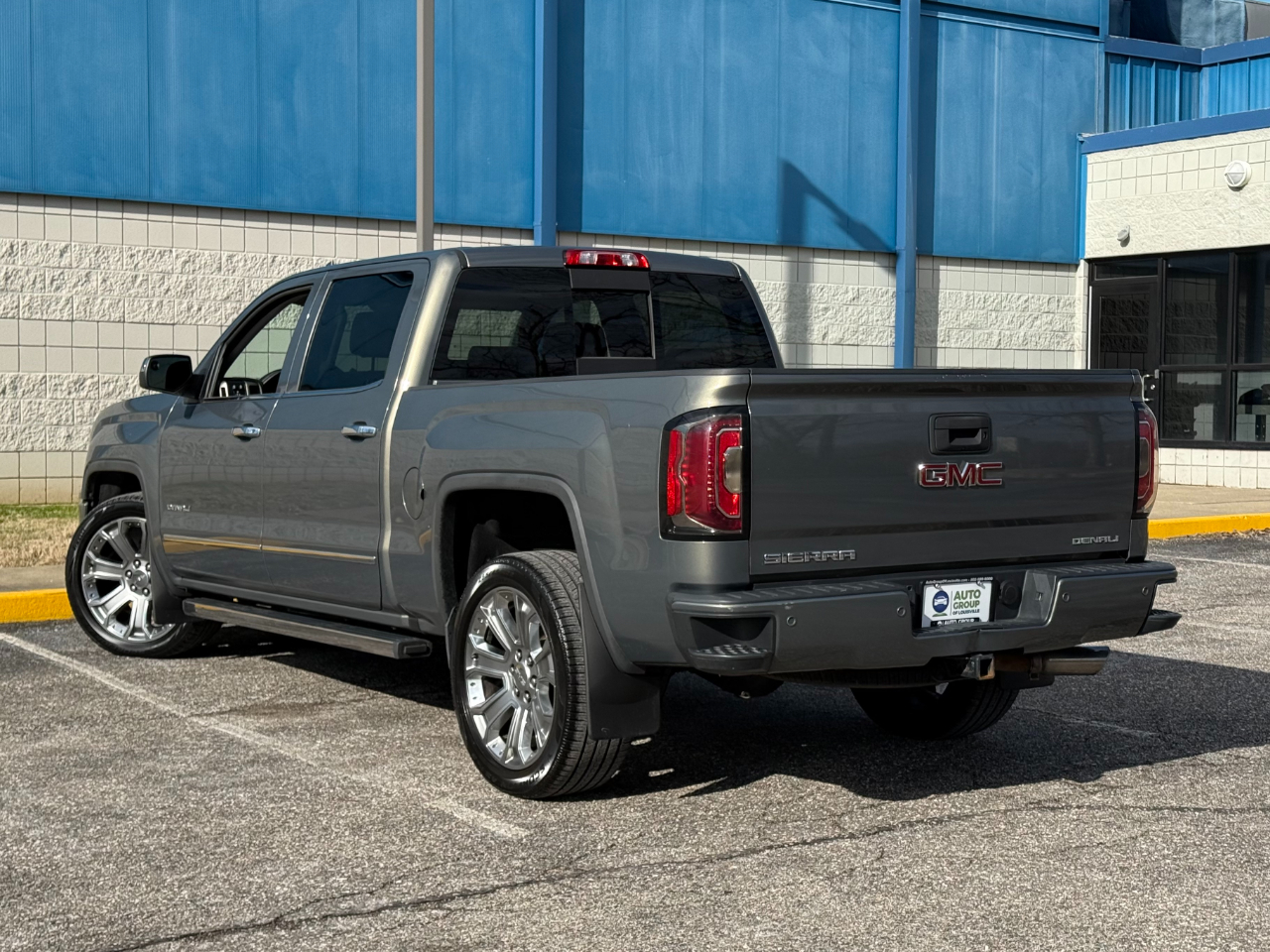 GMC Sierra 1500 4WD Crew Cab 143.5" Denali 2017