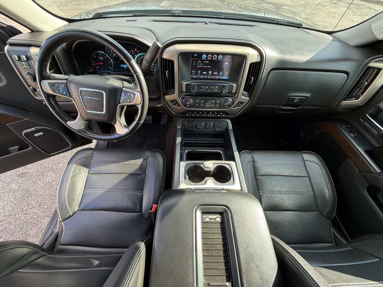 GMC Sierra 1500 4WD Crew Cab 143.5" Denali 2017