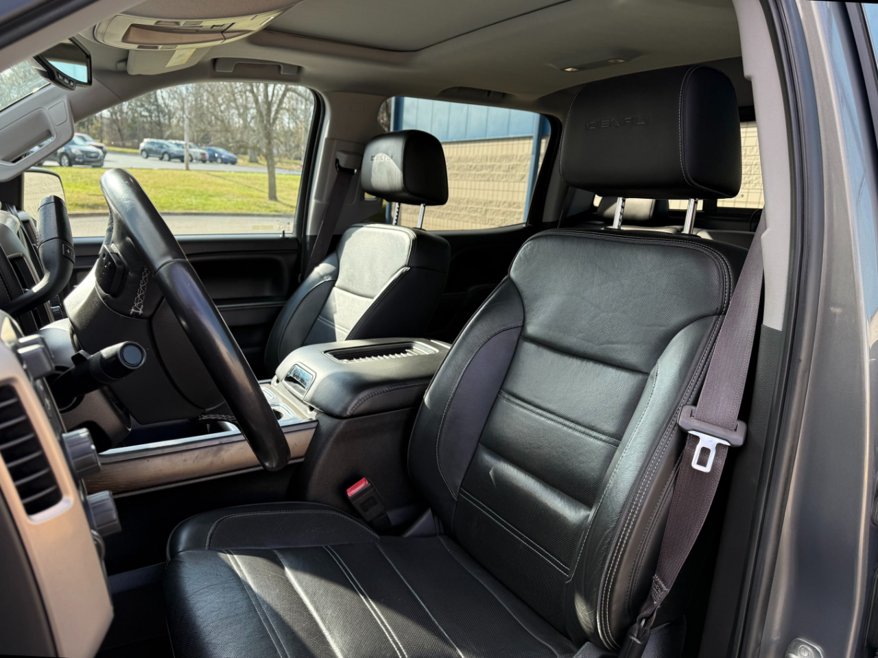 GMC Sierra 1500 4WD Crew Cab 143.5" Denali 2017