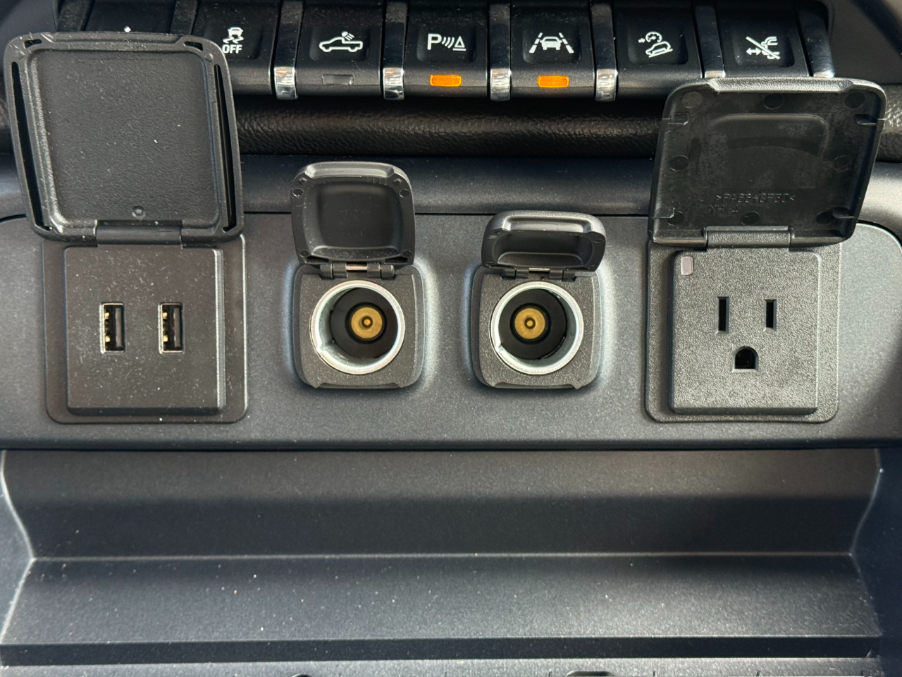 GMC Sierra 1500 4WD Crew Cab 143.5" Denali 2017