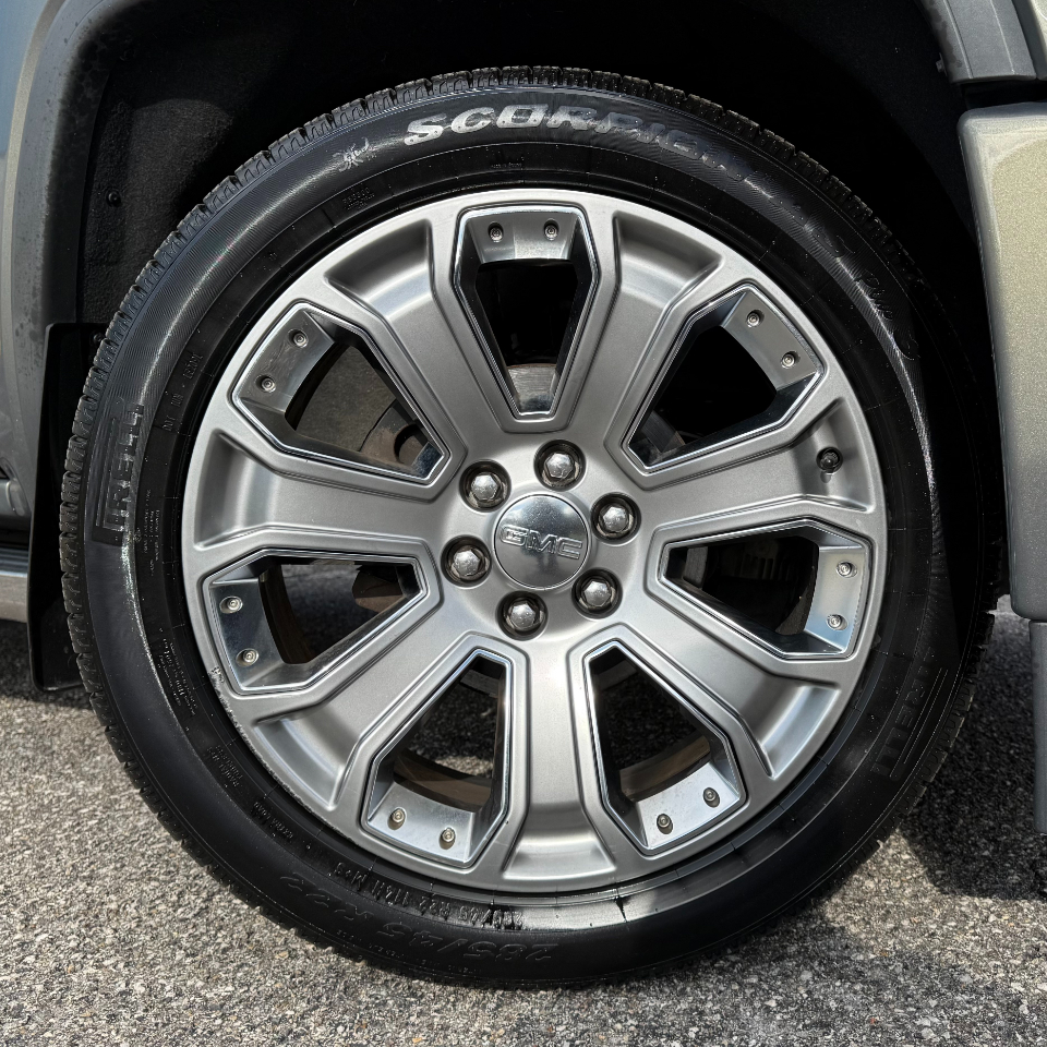 GMC Sierra 1500 4WD Crew Cab 143.5" Denali 2017