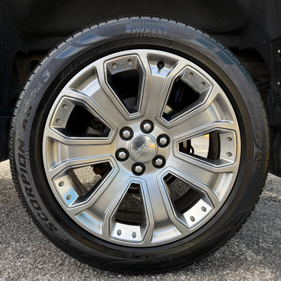 GMC Sierra 1500 4WD Crew Cab 143.5" Denali 2017