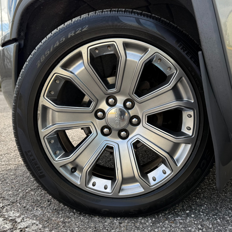 GMC Sierra 1500 4WD Crew Cab 143.5" Denali 2017