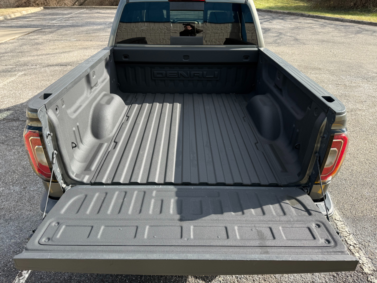 GMC Sierra 1500 4WD Crew Cab 143.5" Denali 2017