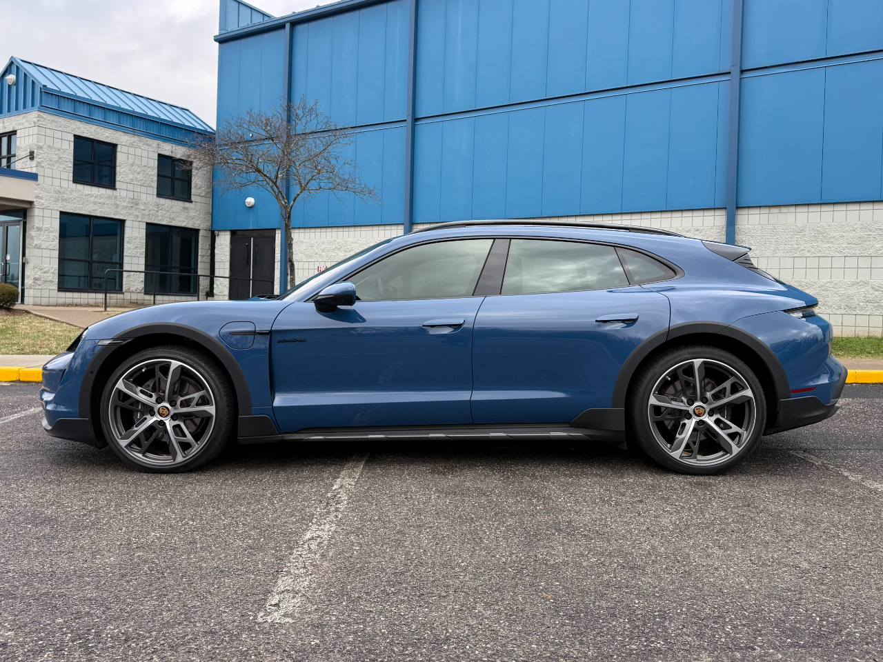 Porsche Taycan 4 Cross Turismo AWD 2021