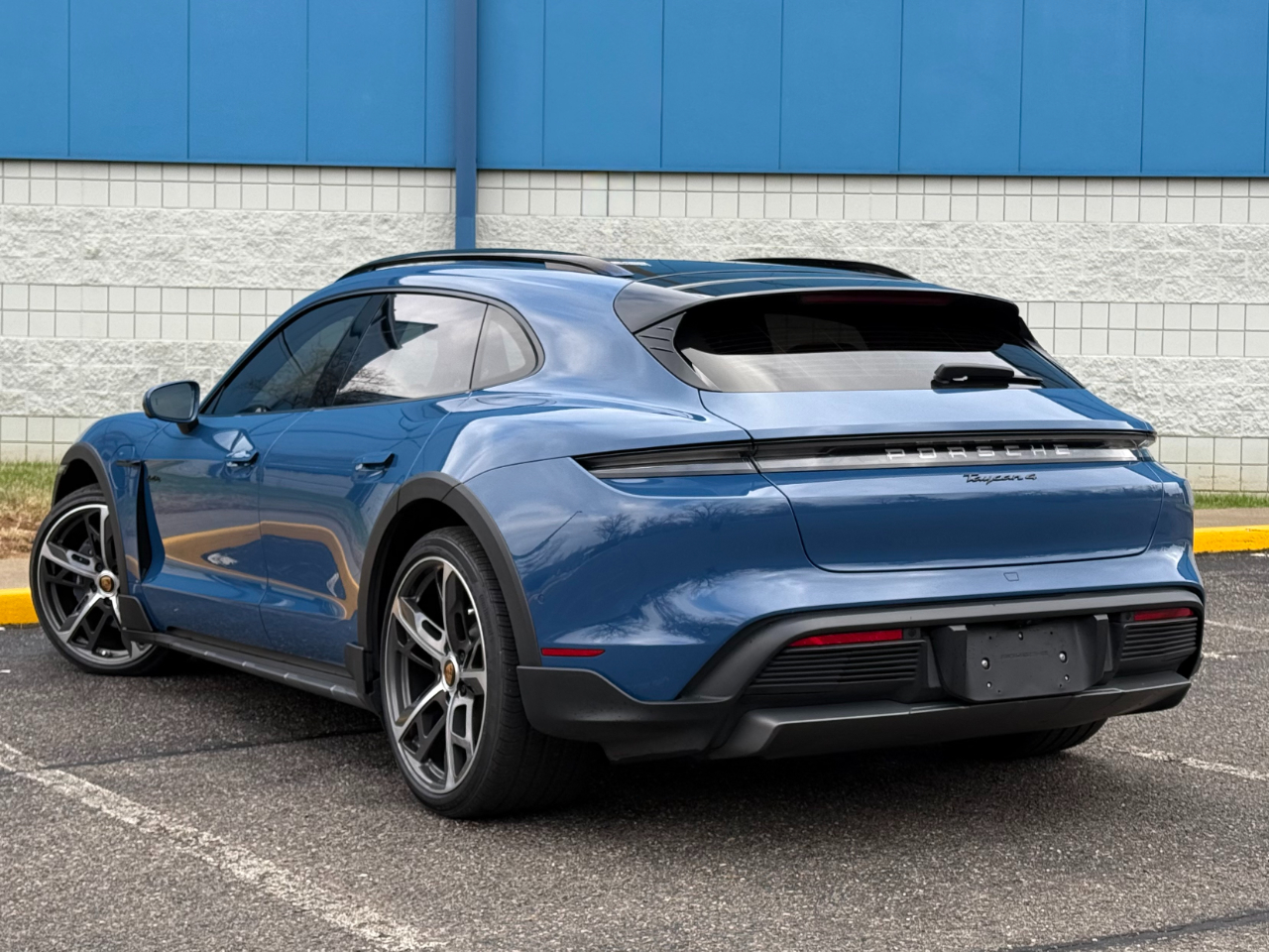 Porsche Taycan 4 Cross Turismo AWD 2021