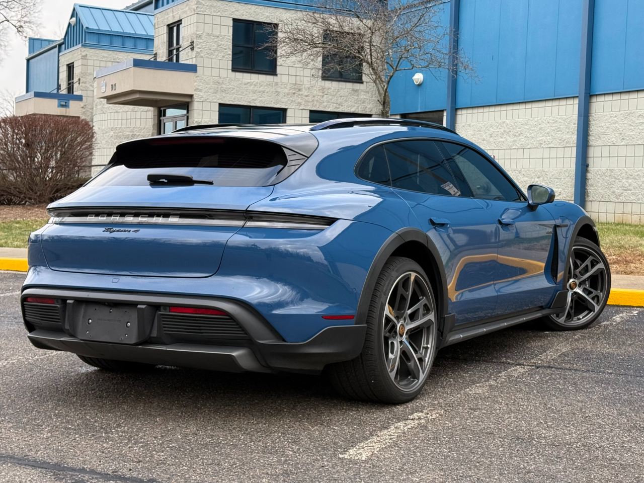 Porsche Taycan 4 Cross Turismo AWD 2021