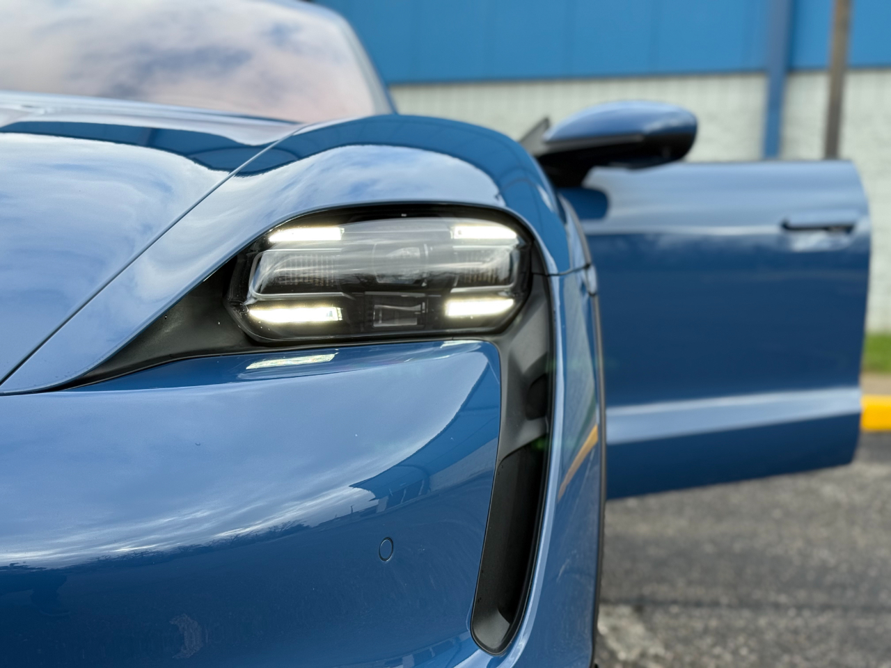 Porsche Taycan 4 Cross Turismo AWD 2021