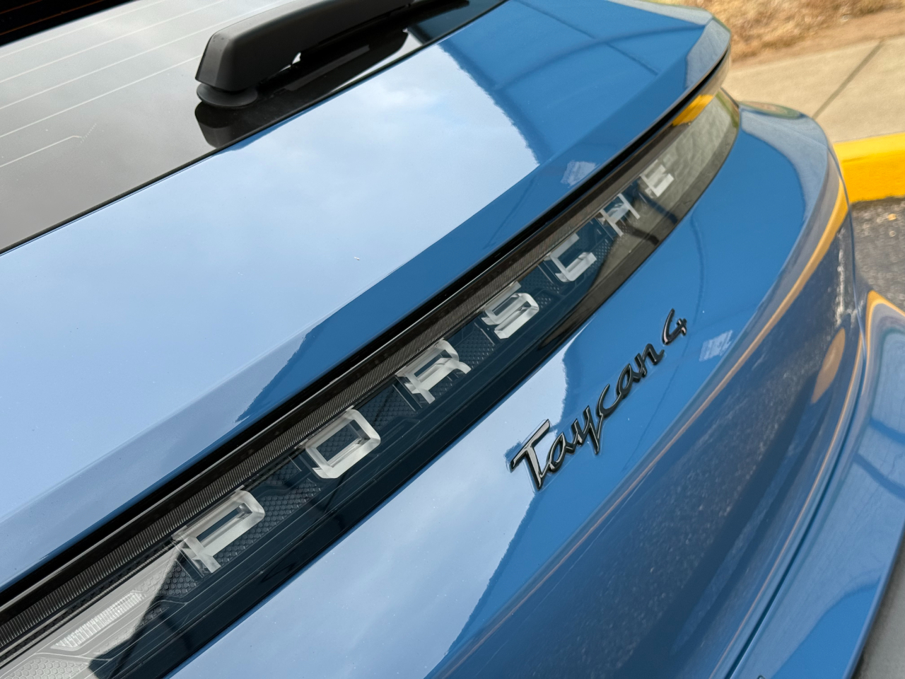 Porsche Taycan 4 Cross Turismo AWD 2021