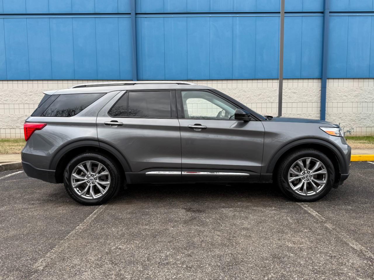 Ford Explorer Limited RWD 2023