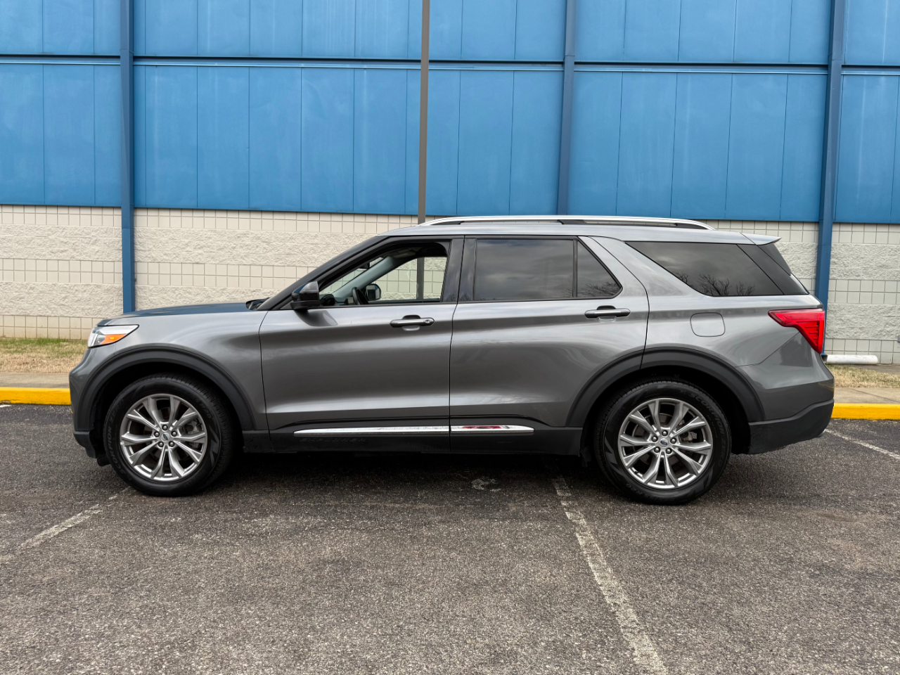 Ford Explorer Limited RWD 2023