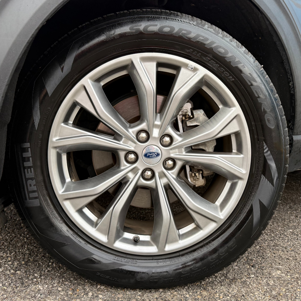 Ford Explorer Limited RWD 2023