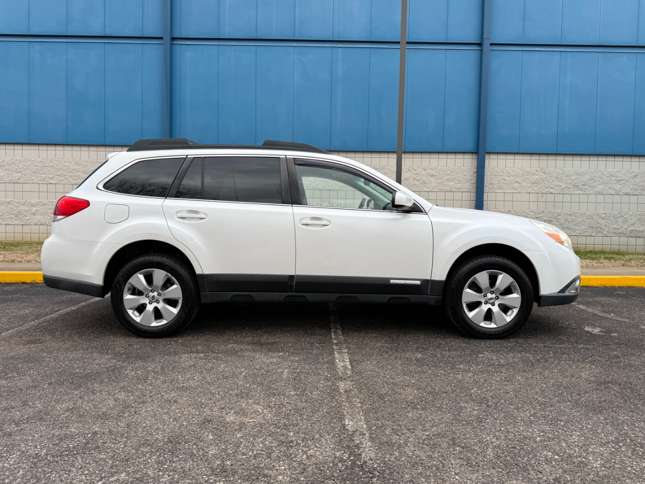 Subaru Outback 4dr Wgn H4 Auto 2.5i Limited 2012