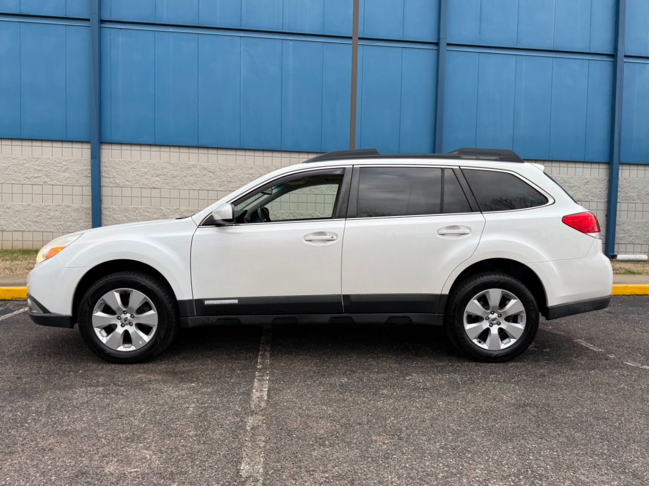 Subaru Outback 4dr Wgn H4 Auto 2.5i Limited 2012