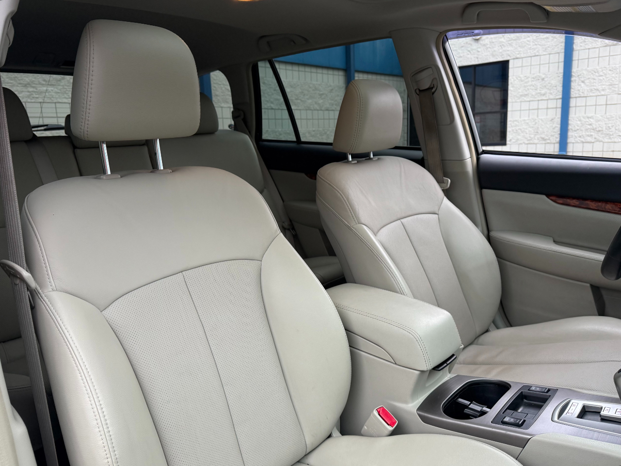 Subaru Outback 4dr Wgn H4 Auto 2.5i Limited 2012