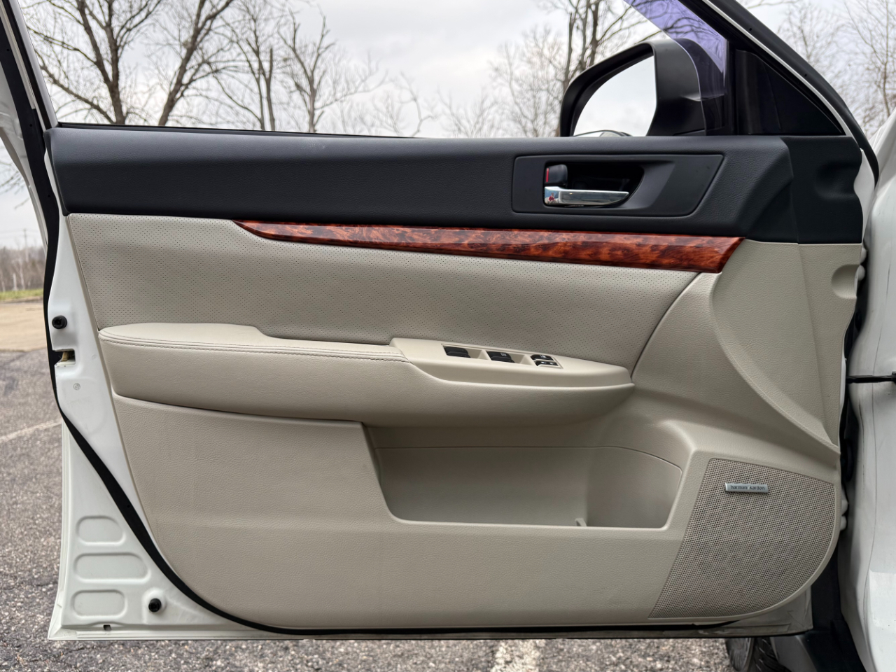 Subaru Outback 4dr Wgn H4 Auto 2.5i Limited 2012