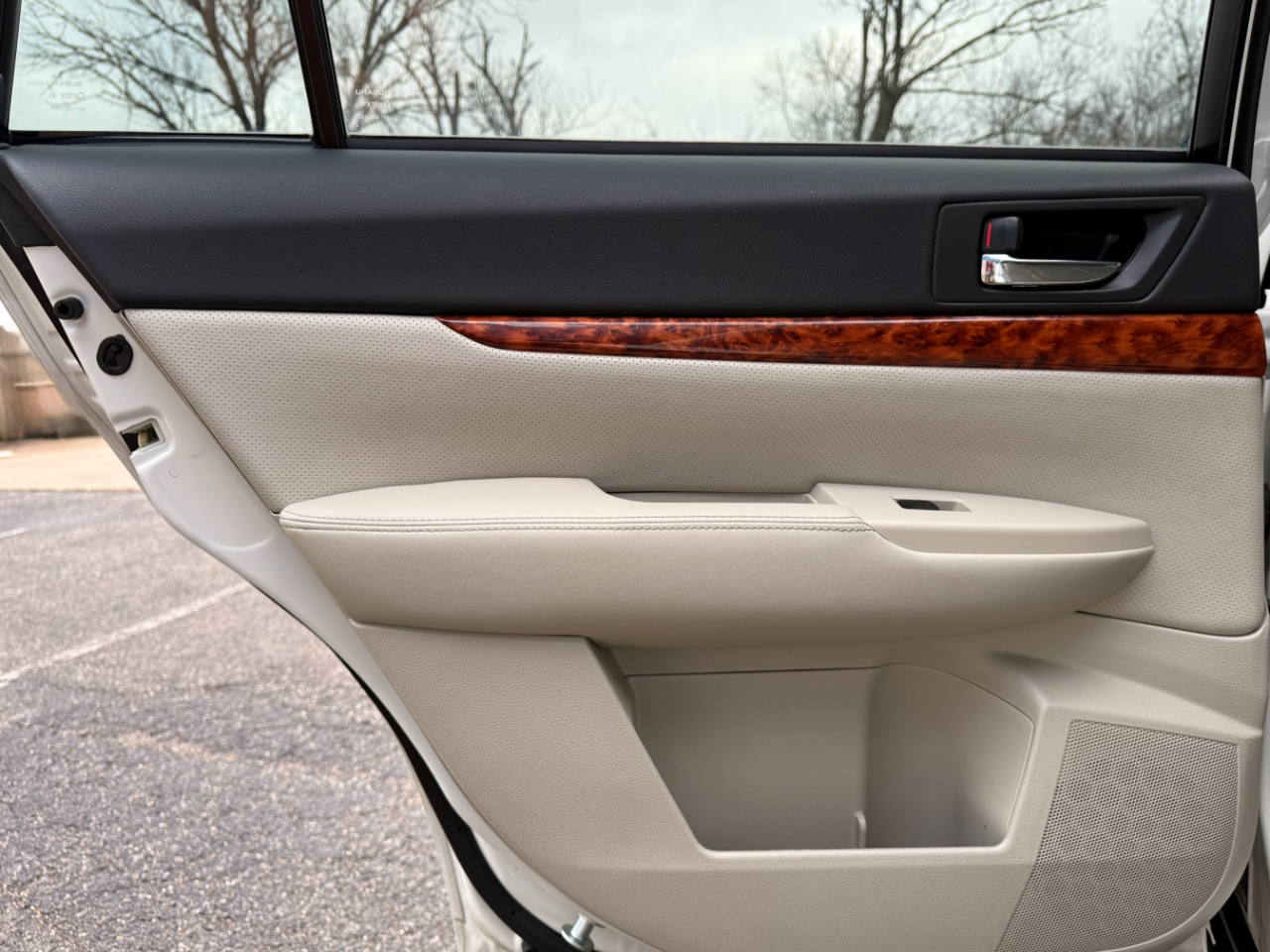 Subaru Outback 4dr Wgn H4 Auto 2.5i Limited 2012