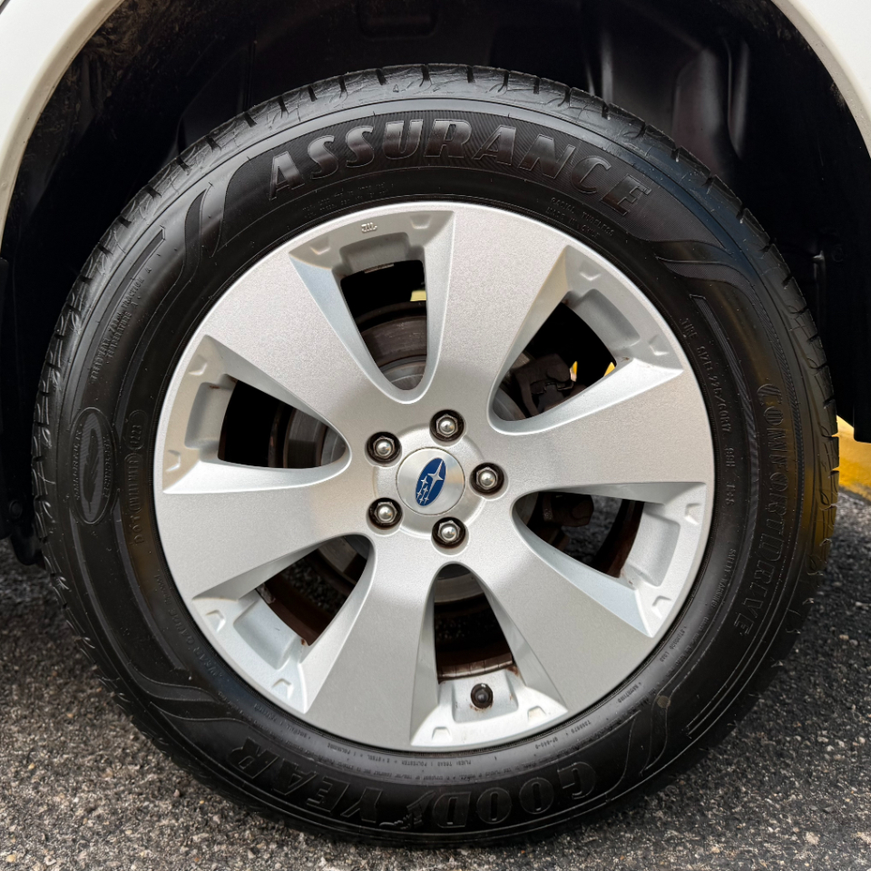 Subaru Outback 4dr Wgn H4 Auto 2.5i Limited 2012