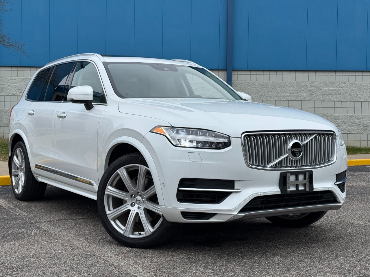 Volvo XC90 T8 eAWD Plug-In Hybrid 7-Passenger Inscription 2017