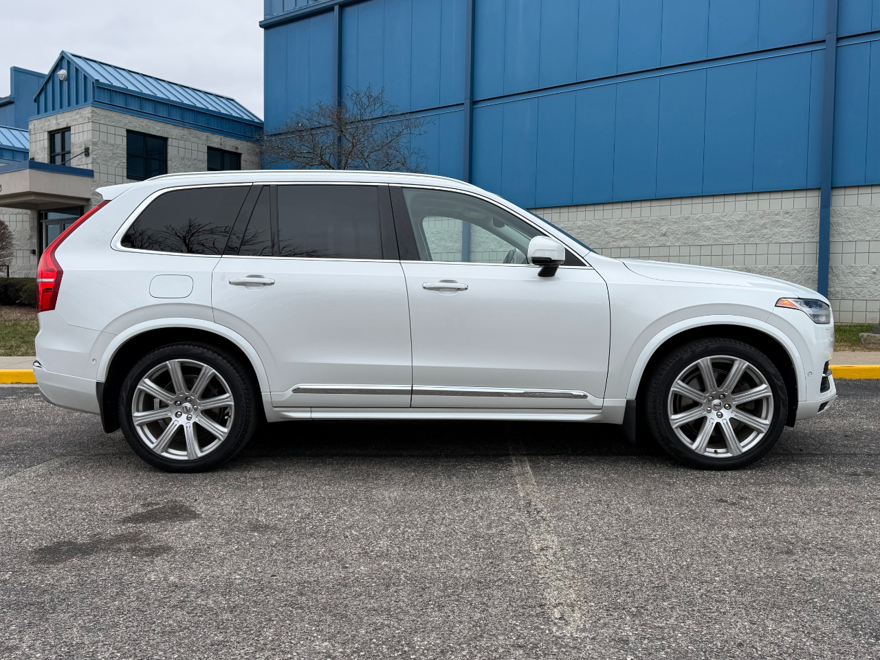 Volvo XC90 T8 eAWD Plug-In Hybrid 7-Passenger Inscription 2017