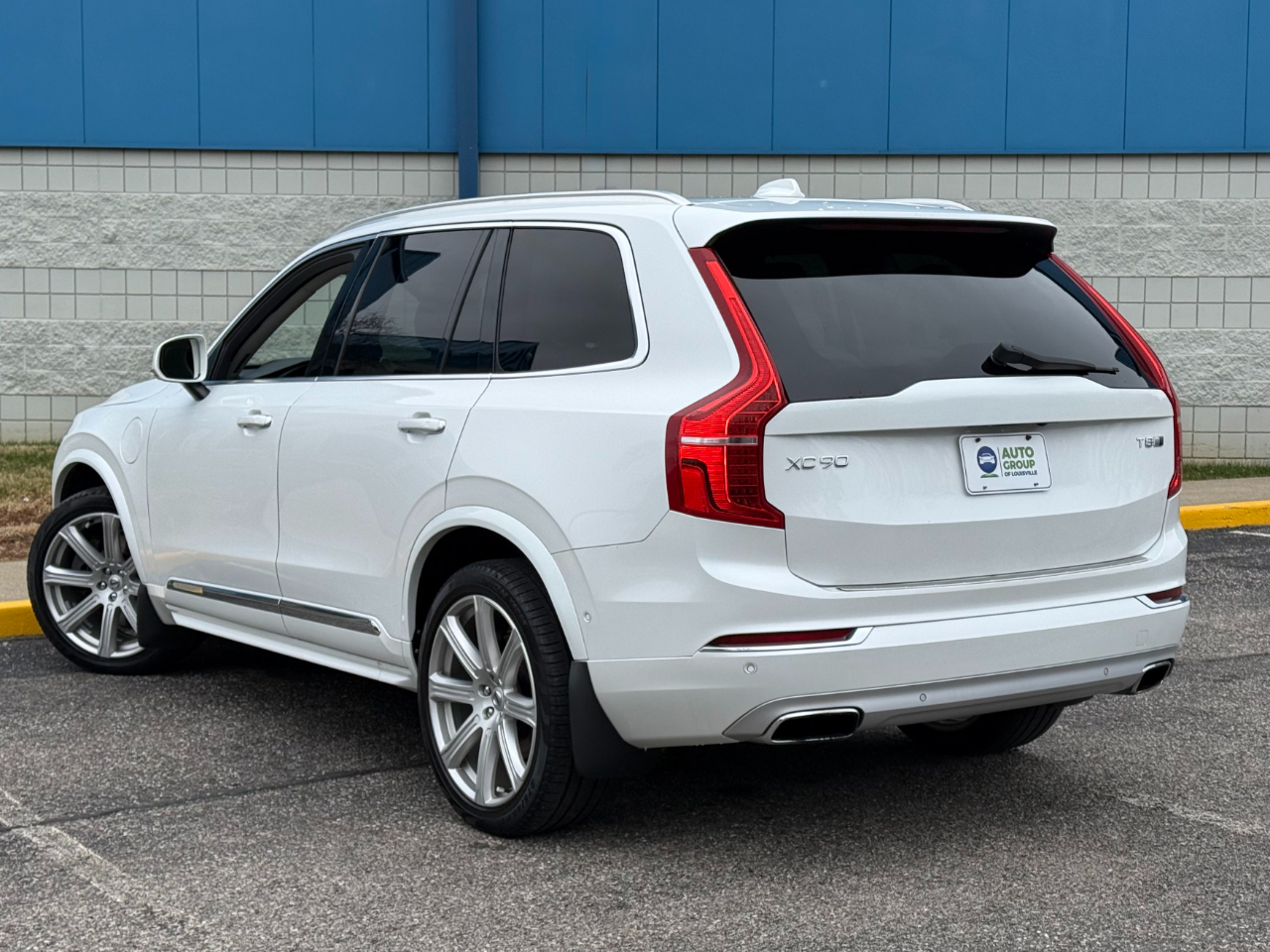 Volvo XC90 T8 eAWD Plug-In Hybrid 7-Passenger Inscription 2017