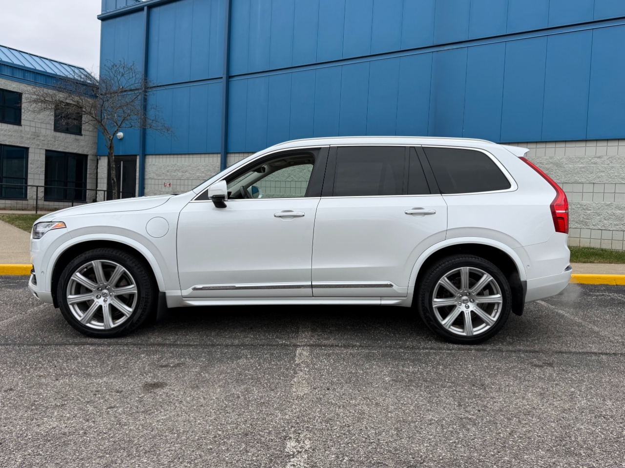 Volvo XC90 T8 eAWD Plug-In Hybrid 7-Passenger Inscription 2017