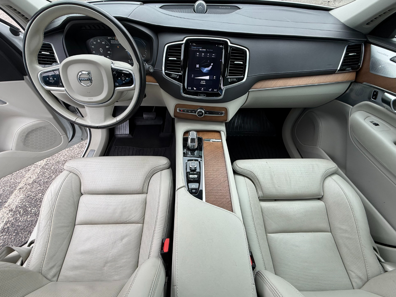 Volvo XC90 T8 eAWD Plug-In Hybrid 7-Passenger Inscription 2017