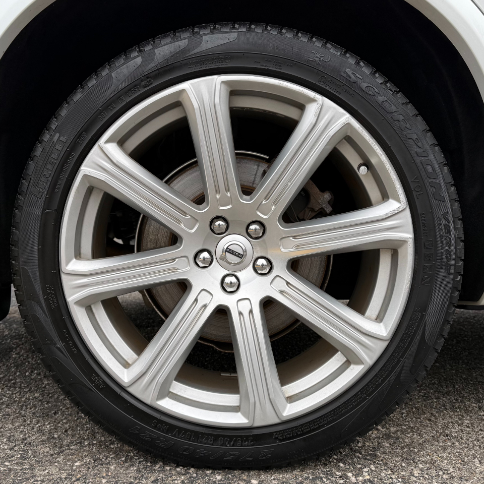 Volvo XC90 T8 eAWD Plug-In Hybrid 7-Passenger Inscription 2017