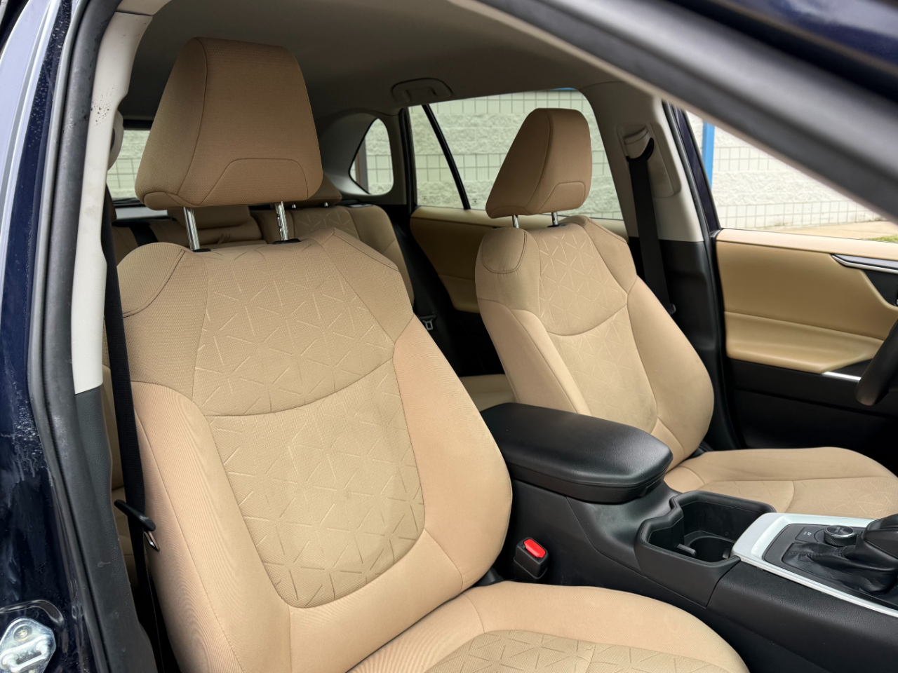 Toyota RAV4 Hybrid XLE AWD (Natl) 2023