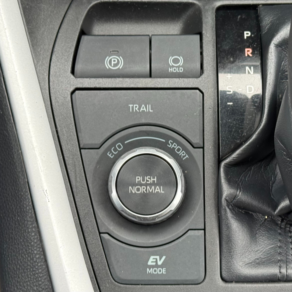 Toyota RAV4 Hybrid XLE AWD (Natl) 2023