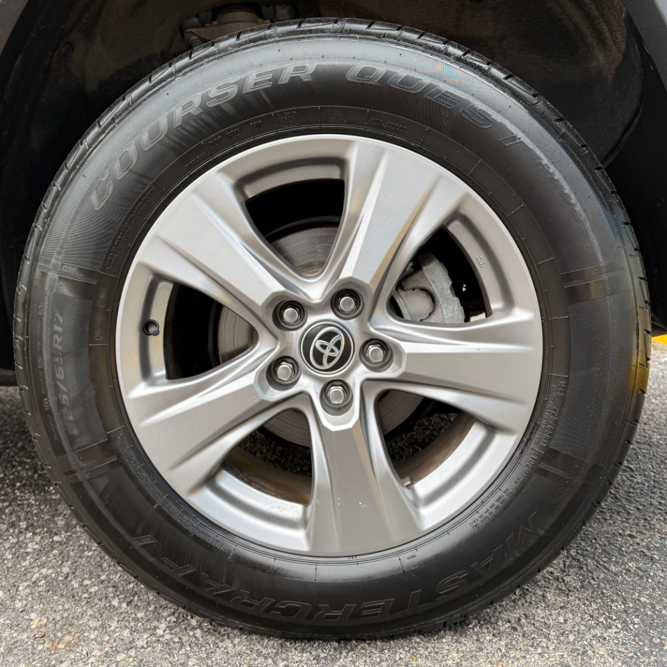 Toyota RAV4 Hybrid XLE AWD (Natl) 2023