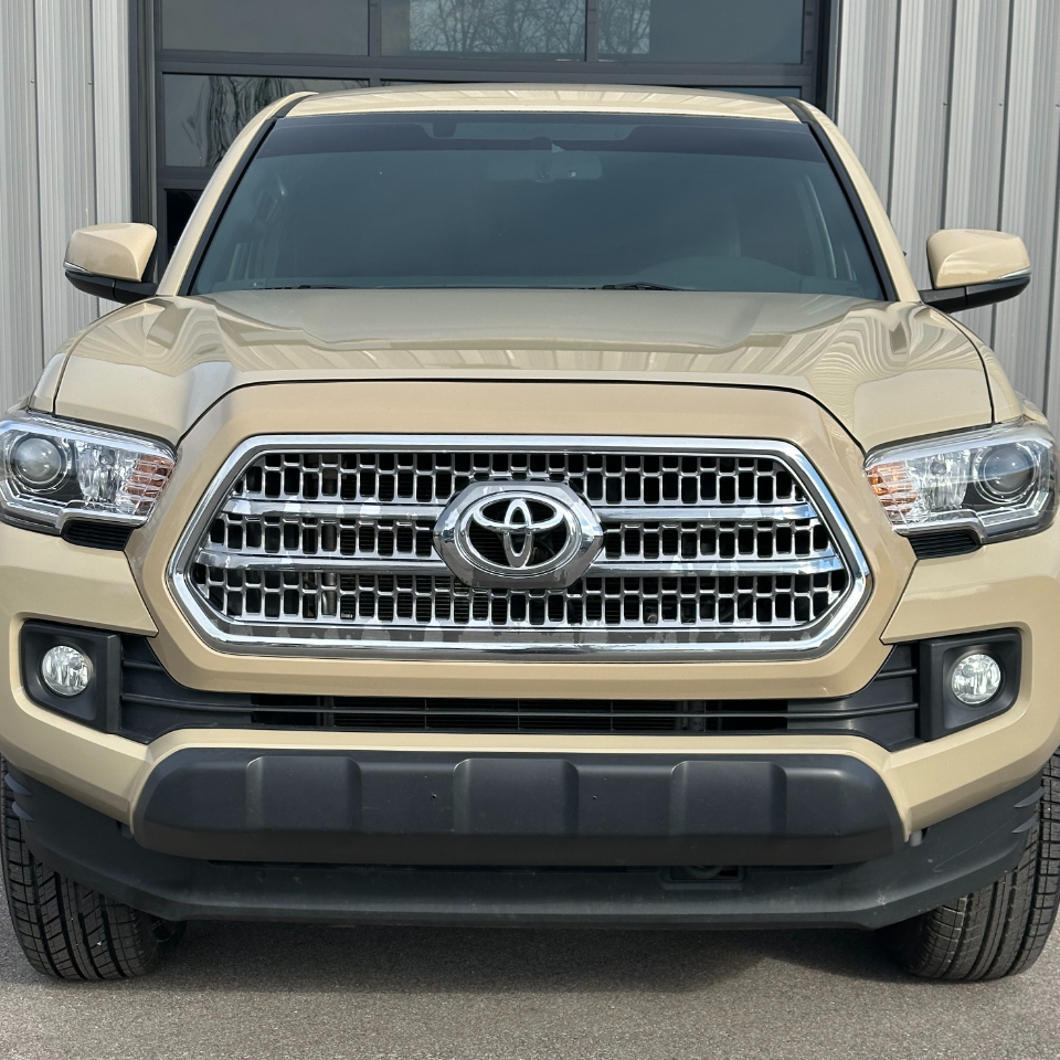 Toyota Tacoma TRD Off Road Double Cab 5' Bed V6 4x4 AT (Natl) 2017