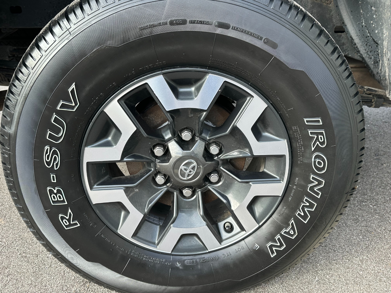 Toyota Tacoma TRD Off Road Double Cab 5' Bed V6 4x4 AT (Natl) 2017