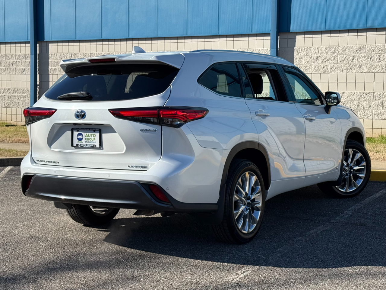 Toyota Highlander Hybrid Limited AWD (Natl) 2023