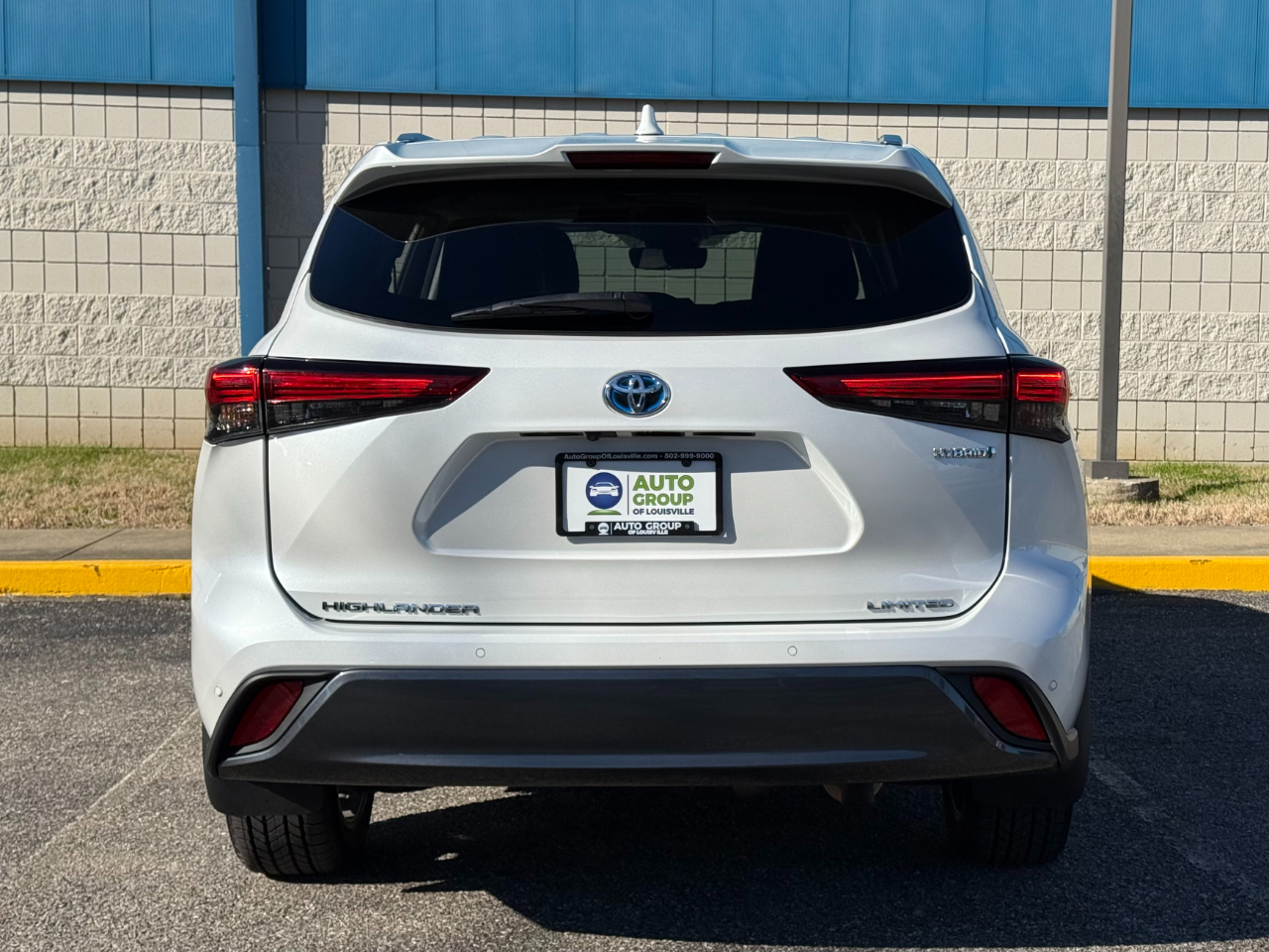 Toyota Highlander Hybrid Limited AWD (Natl) 2023