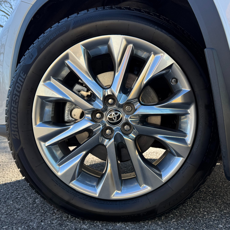 Toyota Highlander Hybrid Limited AWD (Natl) 2023