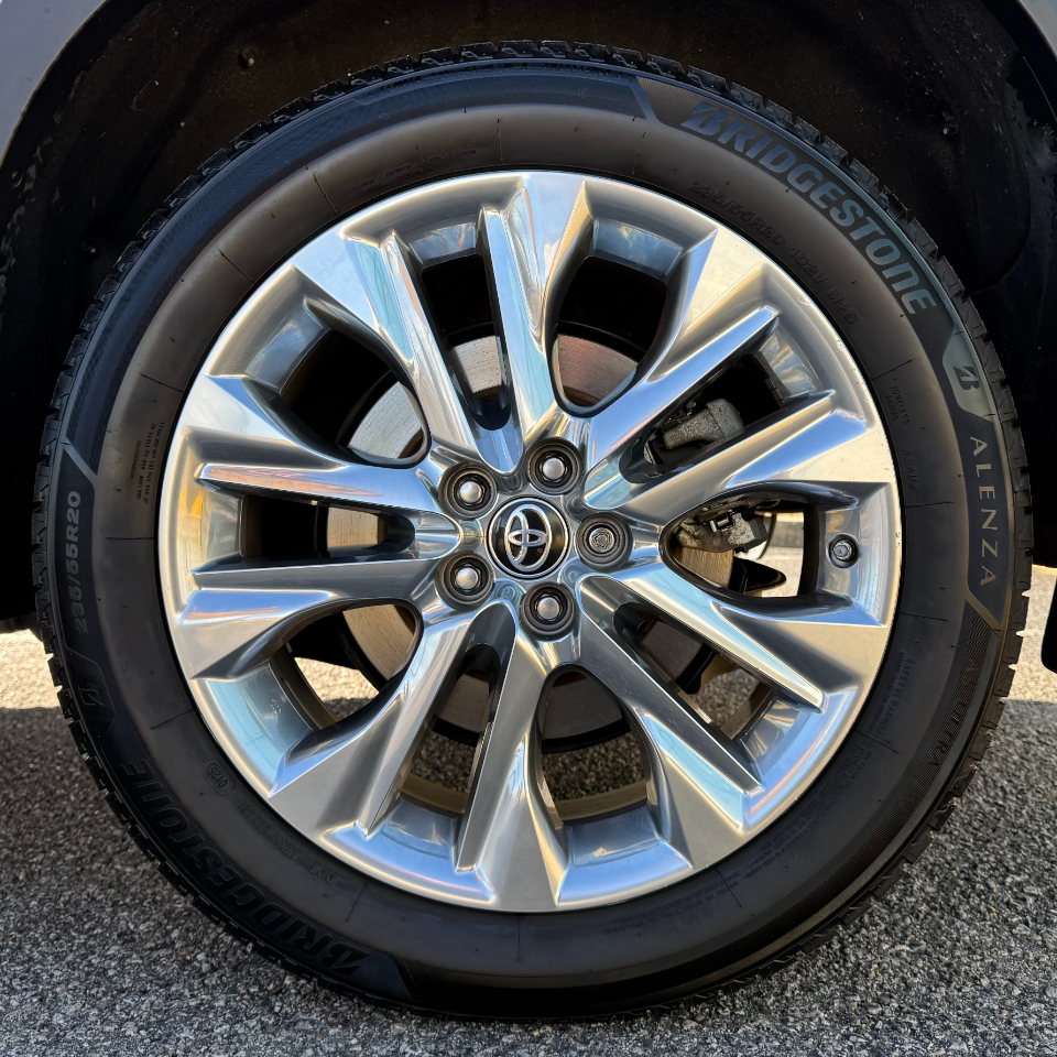 Toyota Highlander Hybrid Limited AWD (Natl) 2023