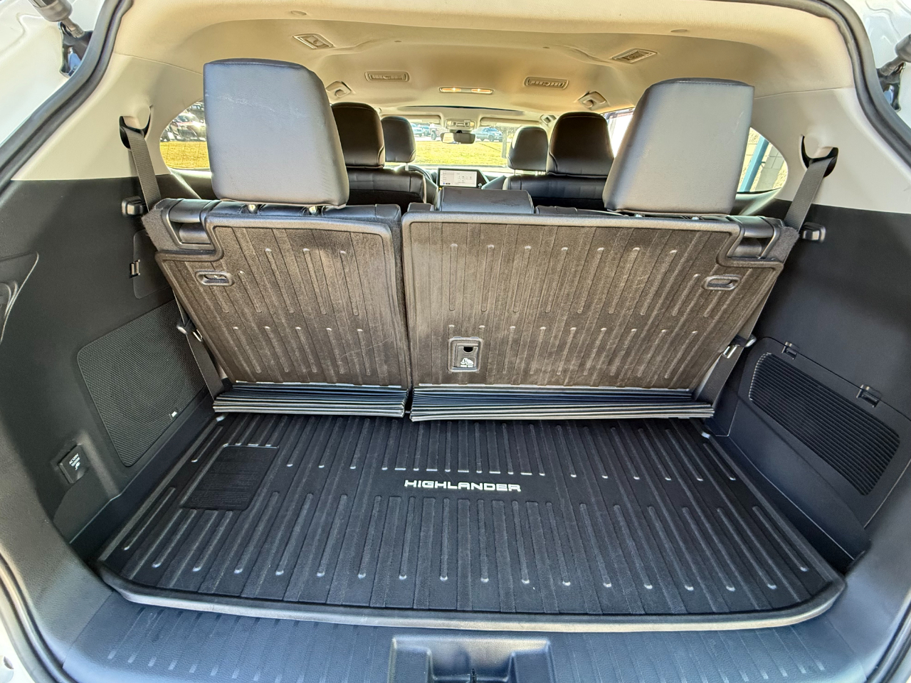 Toyota Highlander Hybrid Limited AWD (Natl) 2023