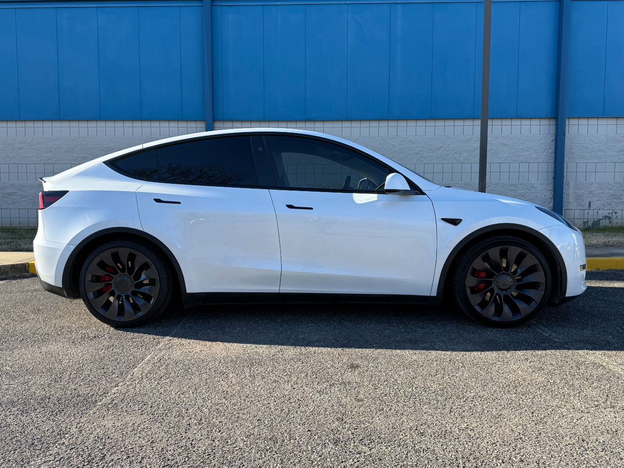 Tesla Model Y Performance AWD 2024